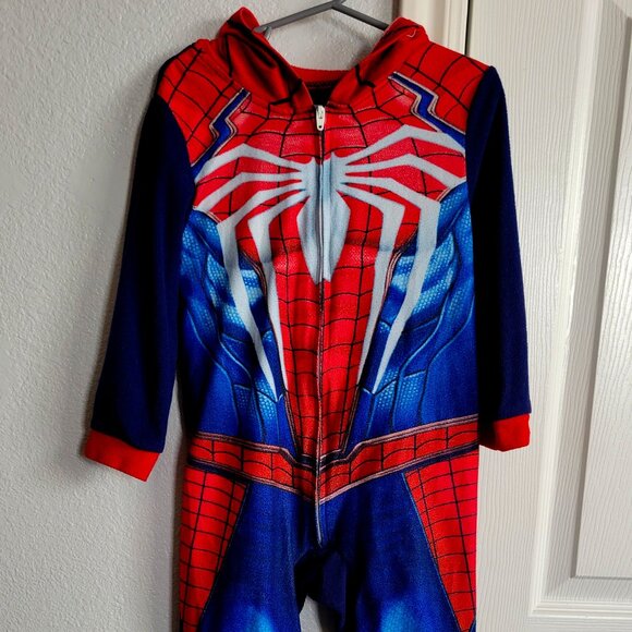 Bundle 4T pajamas - Picture 2 of 16